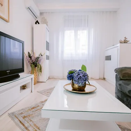 Apartment Historic Hideway *