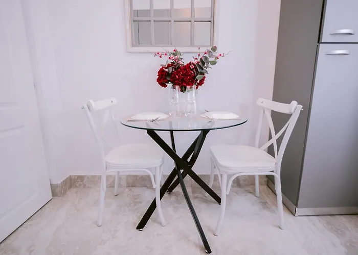 Historic Hideway Апартаменти *